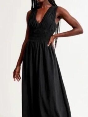 Abercrombie & Fitch Black V‑Neck Maxi Dress